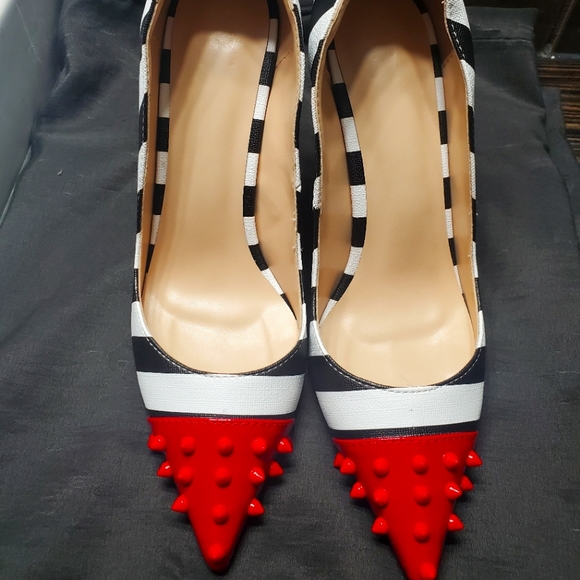 Pumps - Picture 2 of 2